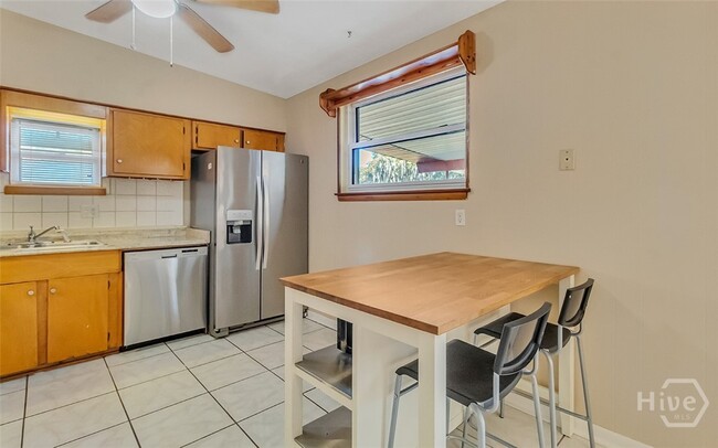 Foto del edificio - 36 Silverstone Cir