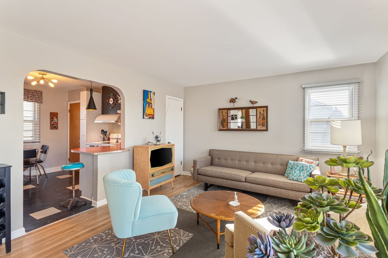 Primary Photo - Beautiful Home In Underwood Park Neighborhood