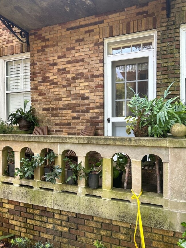 Building Photo - Greenville, 1BD/1BA, 800SF