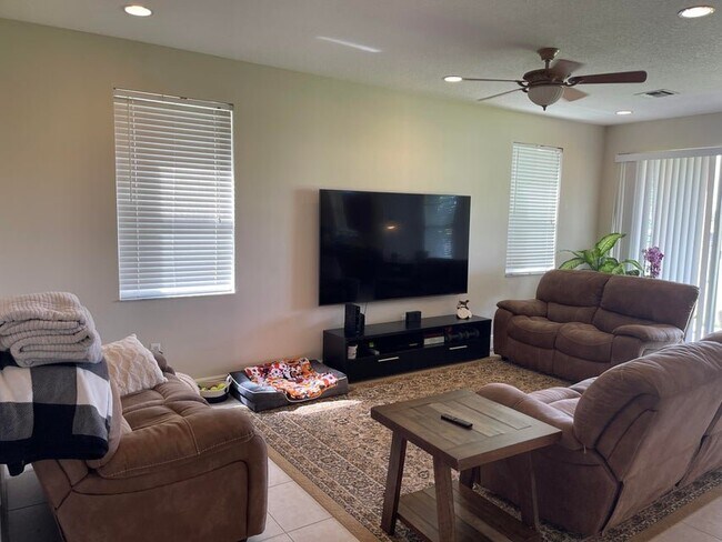 Foto del edificio - 9828 Stover Way