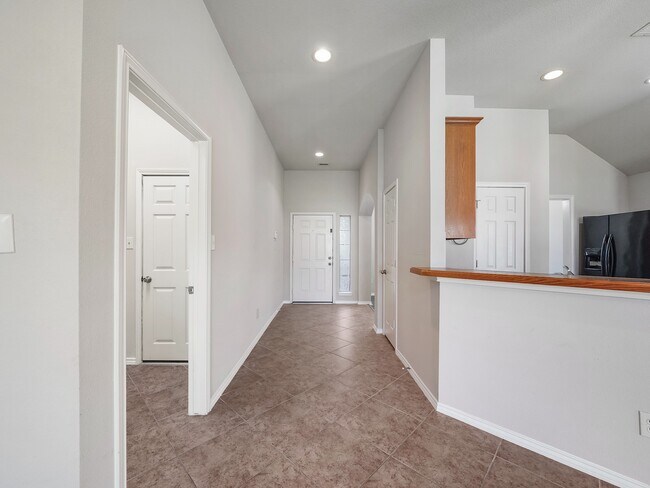 Foto del edificio - 20110 Emerald Cliff Ln