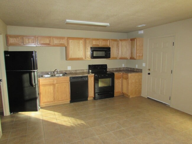 Building Photo - 16588 Hunters Ridge Ln