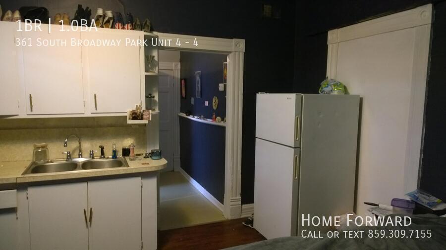 Foto del edificio - 361 S Broadway Park