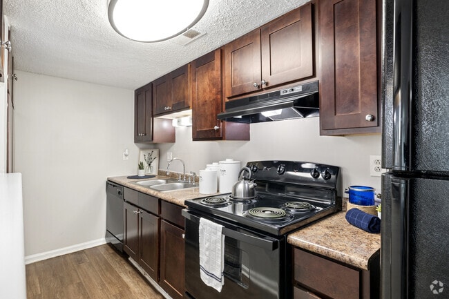 Interior Photo - Hunters Pointe