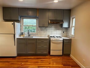 Building Photo - 307 Emerson Pl