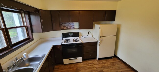 Foto del edificio - 2093 Creek Rd
