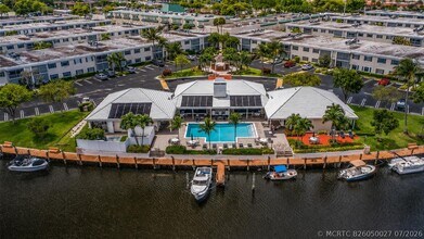 Building Photo - 180 Cypress Club Dr