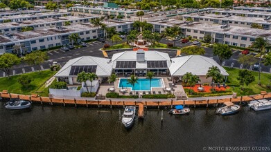 Building Photo - 180 Cypress Club Dr