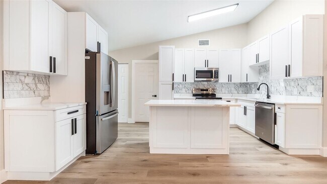 Foto del edificio - 6411 NW 54th Dr