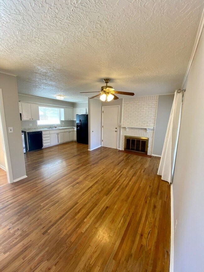 Foto del edificio - Updated & Renovated in Midtown! 3 Bedrooms...