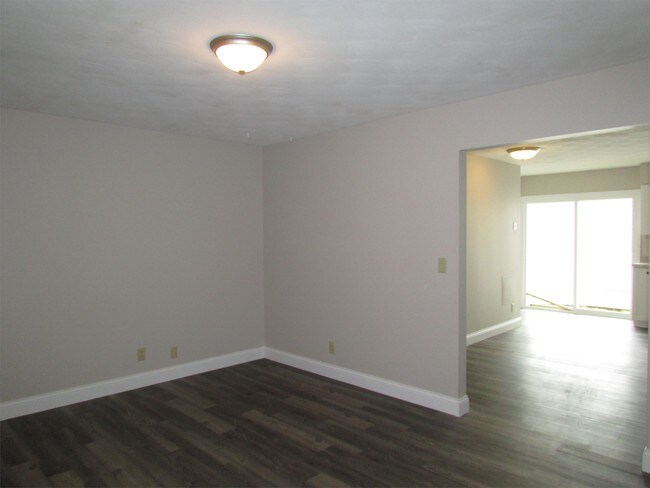 Building Photo - 1608 Vernon Ave