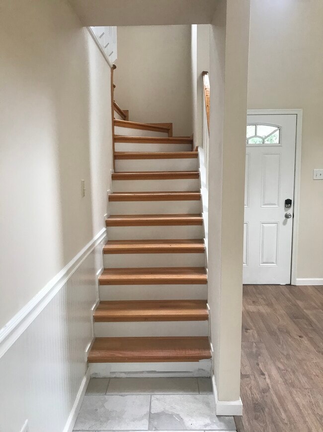 Foto del edificio - 10 Candlewood Ln