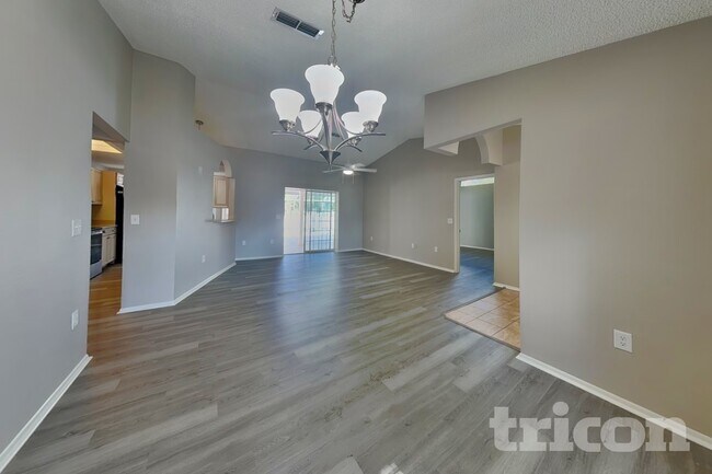 Foto del edificio - 5150 Ashton Pines Ln