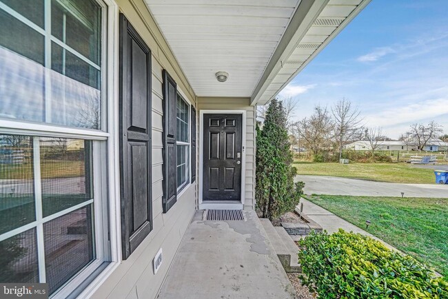 Building Photo - 167 Rockville Dr