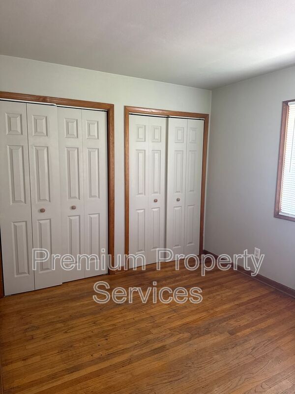 Building Photo - 3120 Prial Ave