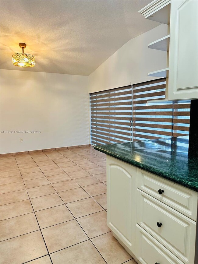 Building Photo - 1101 NW 134th Pl