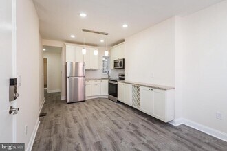 Building Photo - 537 N 33rd St