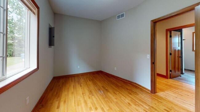 Foto del edificio - 1018 16th Ave SE