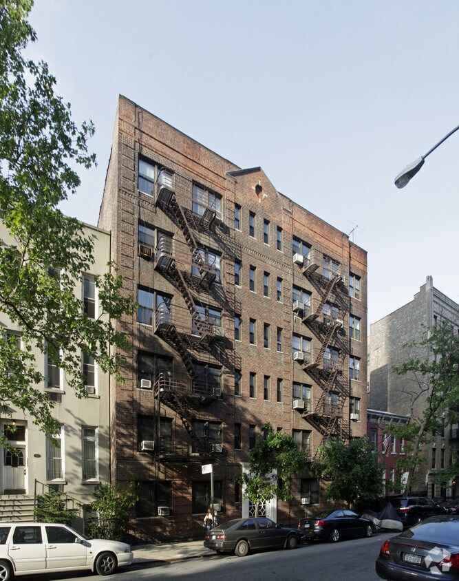 Primary Photo - 205 E 82nd St