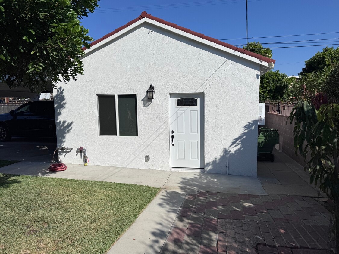 Front of unit - 13180 Branford St