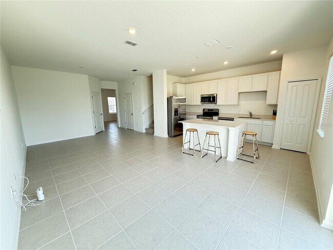 Building Photo - 2611 Skyline Lp