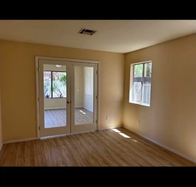 Building Photo - 5212 Del Rey Ave