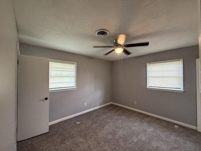 Building Photo - 4426 Narrow Lane Rd