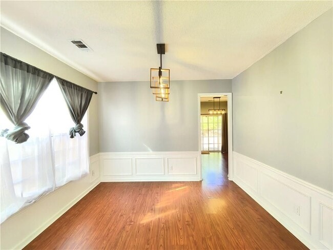 Building Photo - 2815 Priestcliff Dr SE