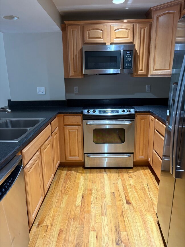 Building Photo - 4628 Emblem Cir