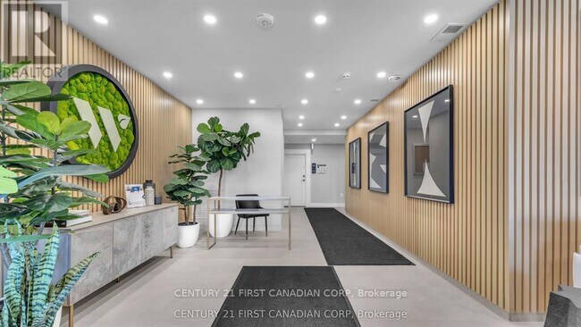 Photo du bâtiment - 1975 Fountain Grass Dr