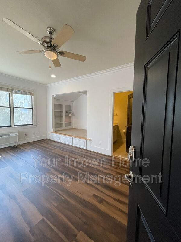 Building Photo - 1867 Gordon Manor NE