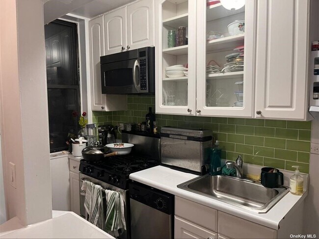 Foto del edificio - 142 E 49th St