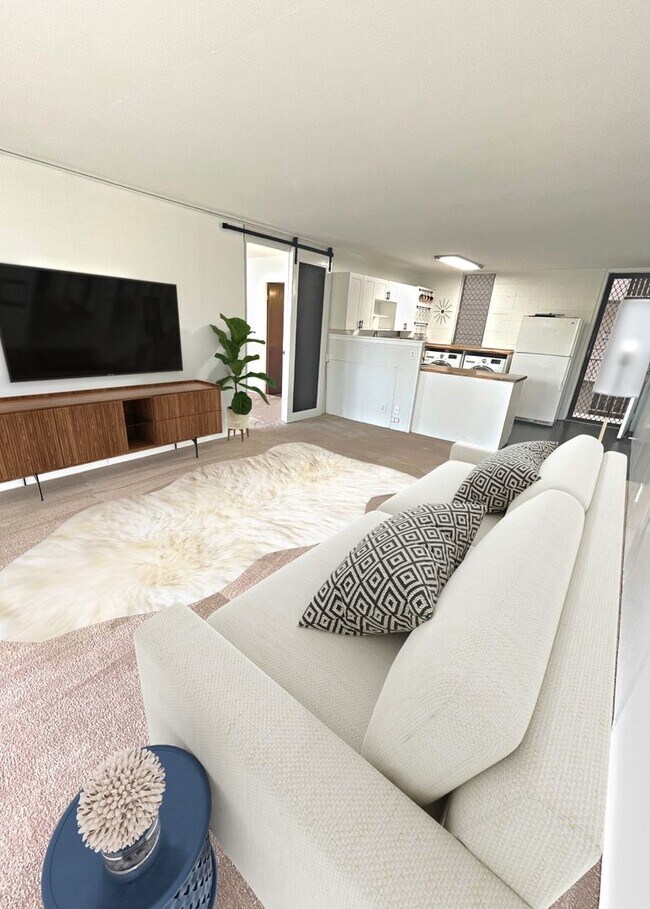 Foto del edificio - 1/1 unit with AC at Cathedral Point in Mil...