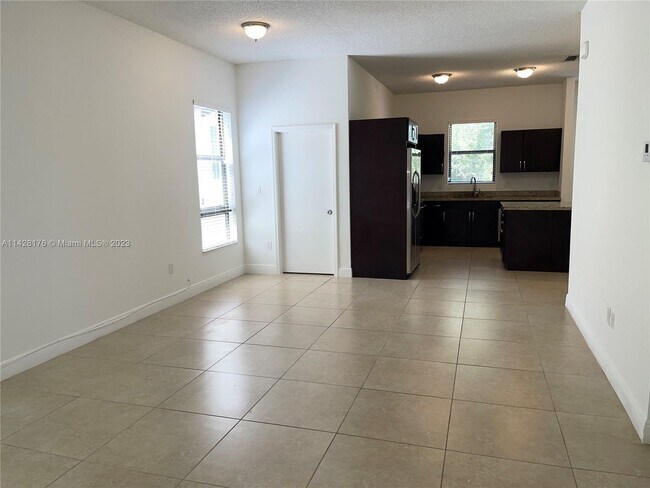 Building Photo - 403 Majorca Ave