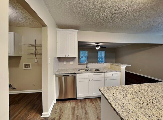 Foto del edificio - 10636 Greatford Ct