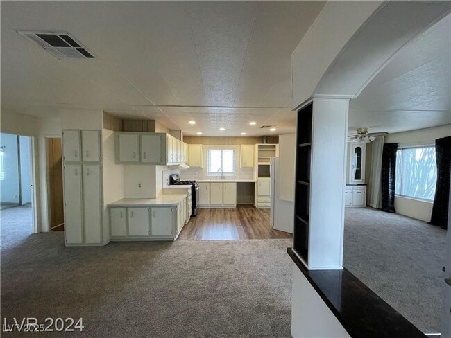 Building Photo - 1609 Aspen Ct
