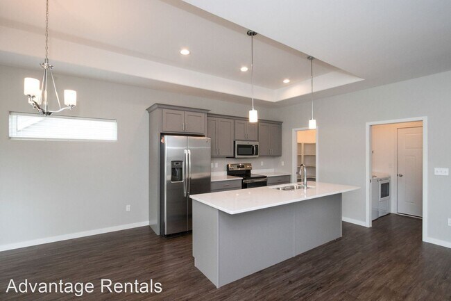 Foto del edificio - 5 br, 3 bath House - 175 Charles Drive