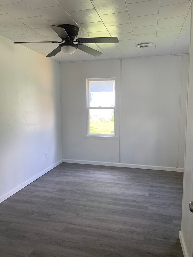 Foto del edificio - Newly Remodeled 2 bedroom 1 bathroom!!