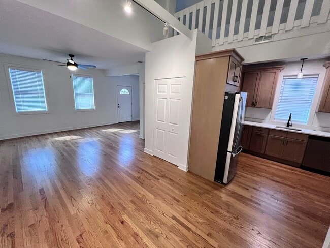 Building Photo - 2306 N Hoyne Ave