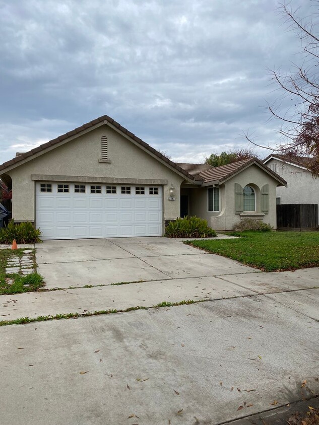 Primary Photo - NORTH MERCED 3 BED 2 BATH