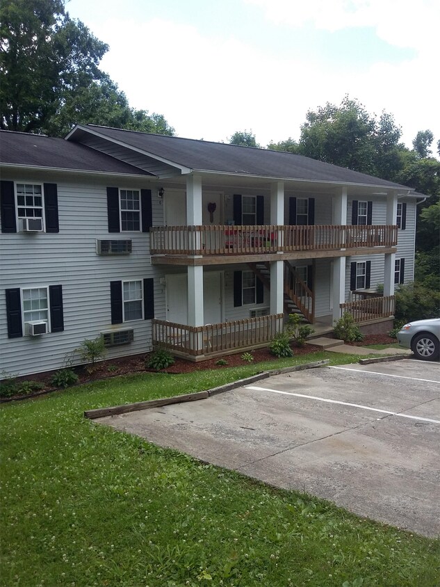 537 Jena Beth Dr, Elizabethton, TN 37643 - Townhome Rentals in ...