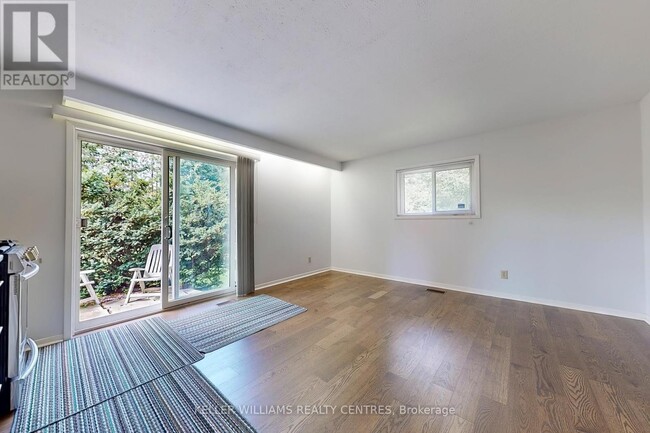 Photo du bâtiment - 252 Elgin Mills Rd W