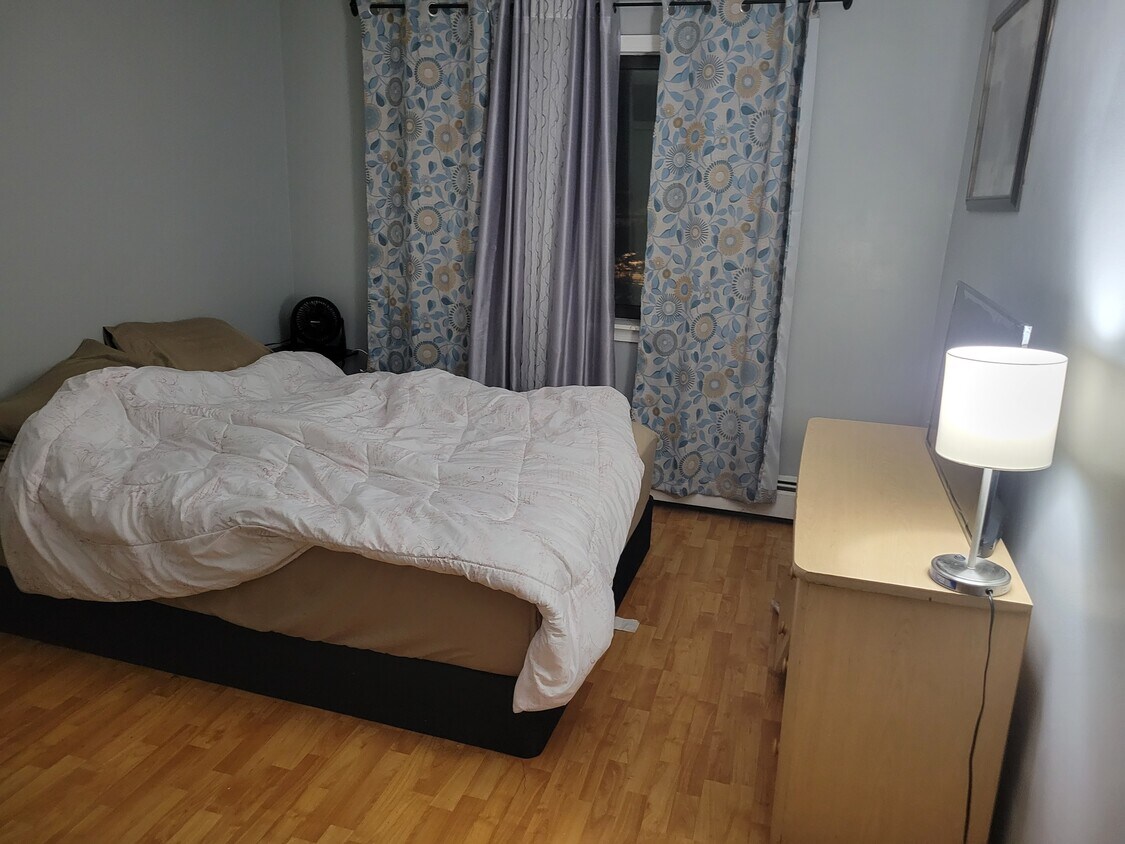 130 Mammoth Rd Unit 17, Hooksett, NH 03106 Condo for Rent in Hooksett