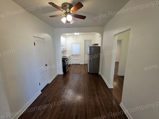 Foto del edificio - 1214 W 142nd St