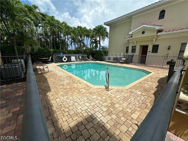 Foto del edificio - 4910 SW 17th Pl