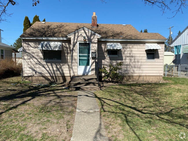 Building Photo - 3324 W Garland Ave