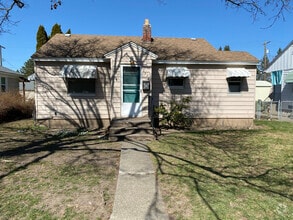 Building Photo - 3324 W Garland Ave