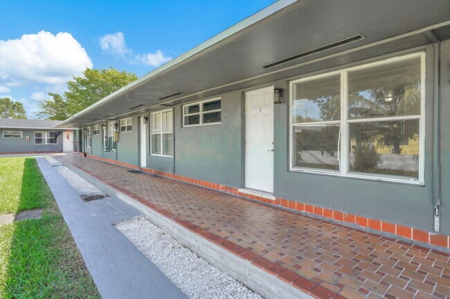 Building Photo - 150 NW 78th St