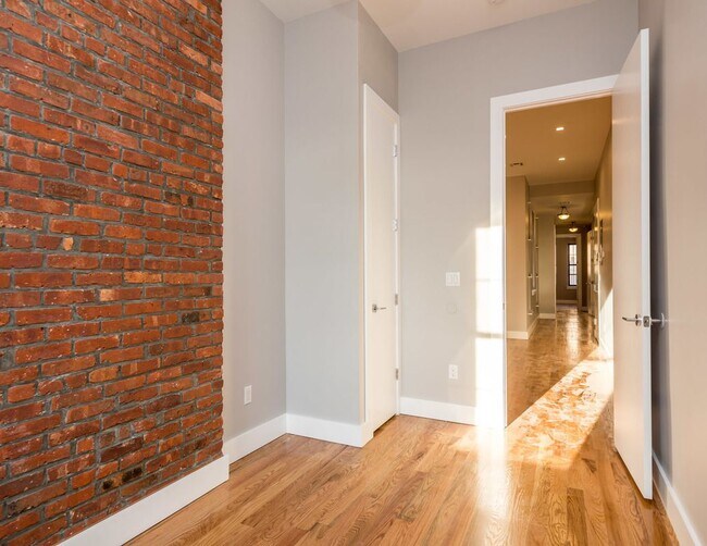 Building Photo - 605 Woodward Ave