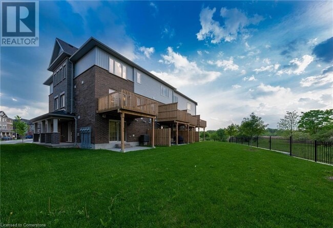 Building Photo - 311 Woolwich St